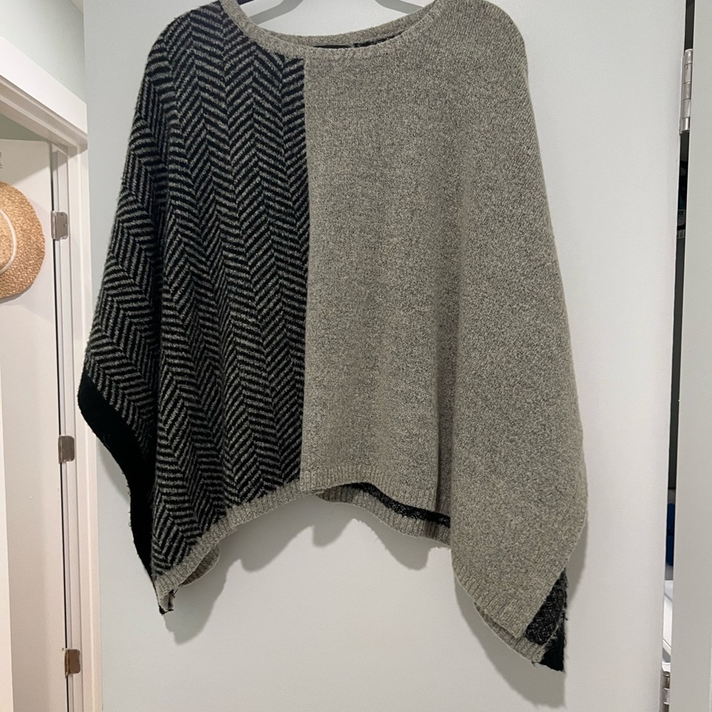One Size Sweater Poncho - Picture 3 of 3